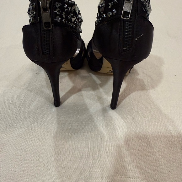 Elegant Black Stiletto Heels with Crystal Accents - Picture 4 of 9